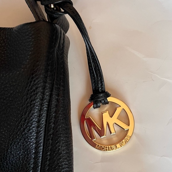 Michael Michael Kors Slouchy Black Pebble Leather Shoulder Bag - Picture 4 of 13